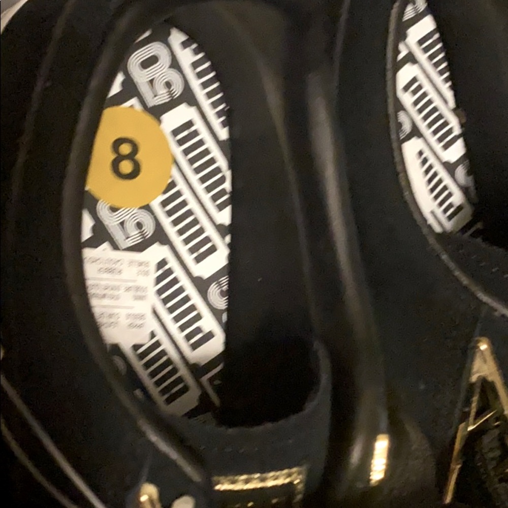 PUMA  Black Suede Women's shoes!!